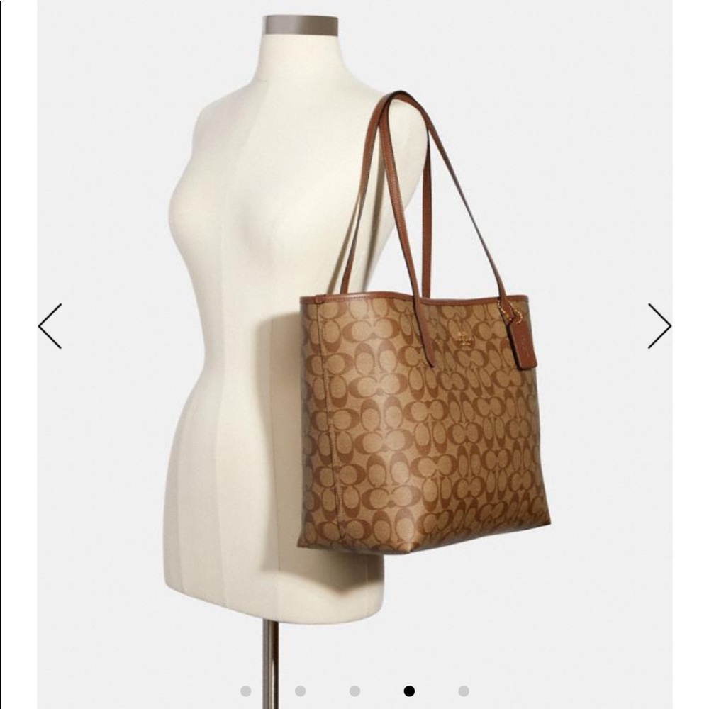 Coach- City Tote In Signature Canvas